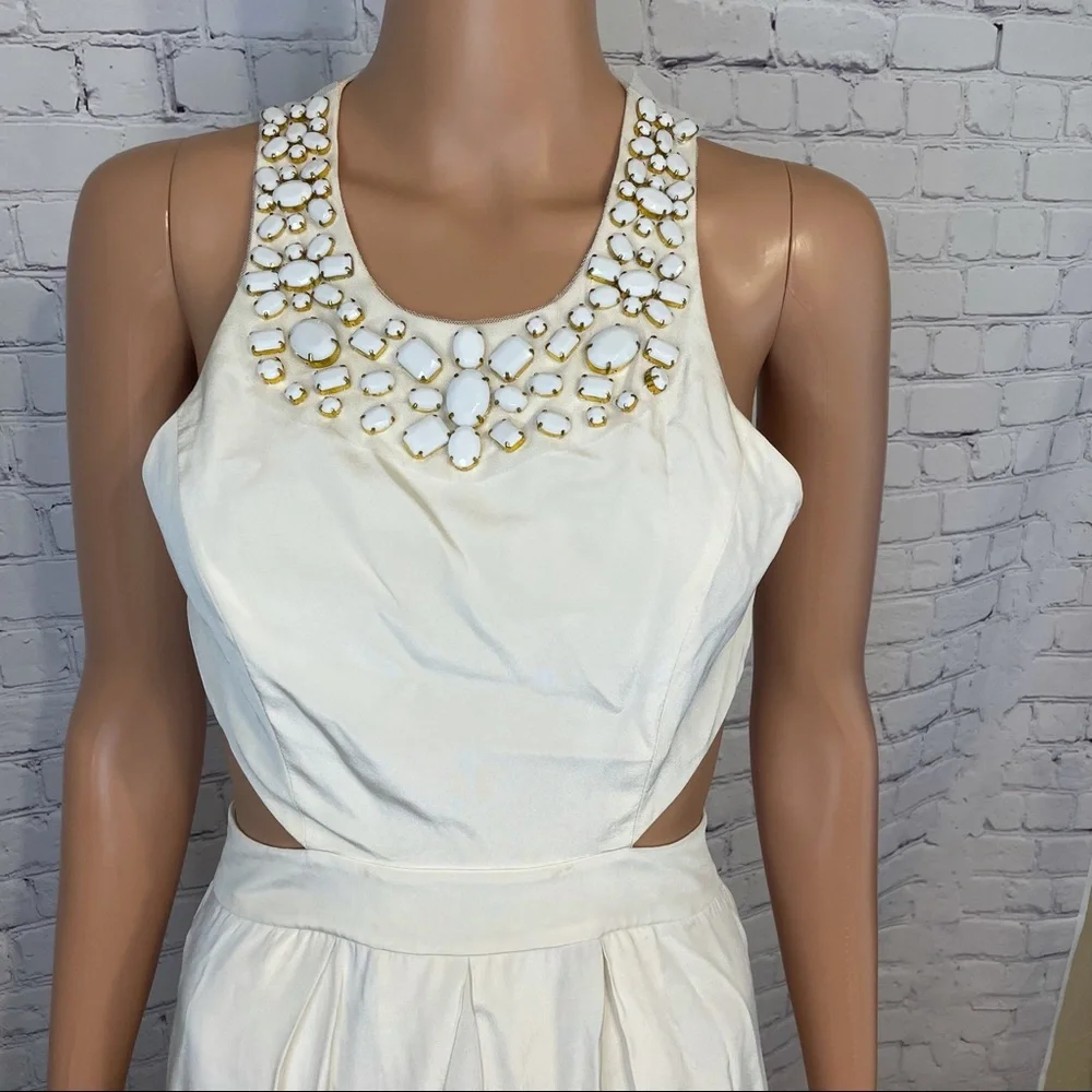 BCBG White Ball Gown w/ statement jewelry & open side slits size 2